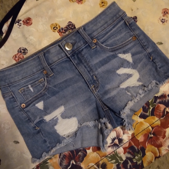 American Eagle Distressed Shortie Denim Jean Shorts, Size: 4 - Picture 8 of 9